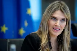 Sospechas de corrupción y detenciones: el Parlamento Europeo en su momento más oscuro