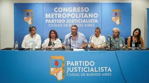 El congreso del PJ porteño llamó a conformar "un frente contra Javier Milei y Jorge Macri"