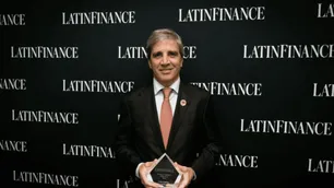 Lejos del "all in", el dólar sube por apuestas locales mientras los bancos esperan garantías de EE.UU. para sumar un préstamo privado