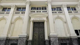 El Banco Central busca repartir el pago a jubilados entre todos los bancos