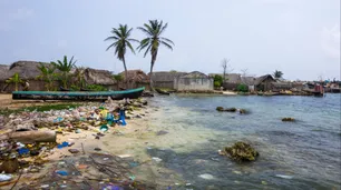 Una investigación revela la tipología y procedencias de los envases plásticos que inundan las costas del Pacífico en Centroamérica