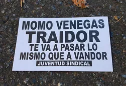 Amenazan con panfletos al “Momo” Venegas: “Te va a pasar lo mismo que a Vandor”