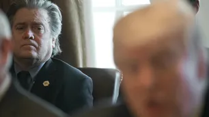 Quién es Steve Bannon, el enemigo de Francisco que detuvieron por fraude