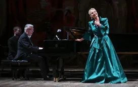 Elina Garanča ofreció en el Colón un recital en seis idiomas que abarcó de Brahms a Gardel