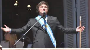 Javier Milei celebró el dato de caída de la pobreza y se lo dedicó a los "mandriles econochantas"