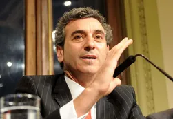 Randazzo amenaza con renunciar si no puede seguir con su "revolución"