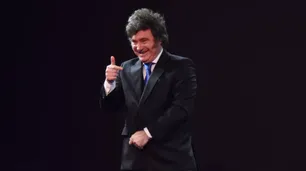 Javier Milei y Luis Caputo vuelven a defender el modelo económico ante el círculo rojo financiero