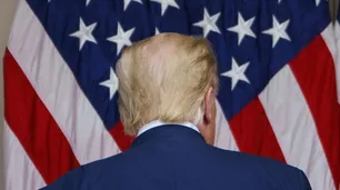 ¿Vuelve Trump a la Casa Blanca? La última teoría conspirativa preocupa al poder en EEUU