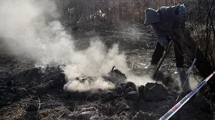 Misterio en Mendoza: sale humo de la tierra por un presunto incendio subterráneo