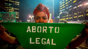Mujeres brasileñas cruzan la frontera para practicarse abortos en Argentina