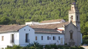 Al grito de "soy Jesucristo", un hombre atacó con palos y botellas a frailes franciscanos en un monasterio de España