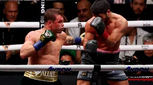Canelo Alvarez le ganó con amplitud al duro inglés John Ryder, pero no pudo noquearlo