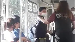 Video: una policía de la Ciudad agredió a un chico con autismo en el premetro