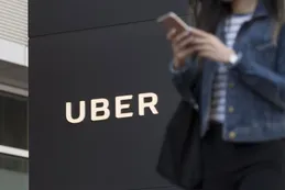 Uber vendería participación en empresa de conducción autónoma