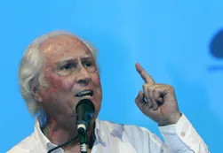 Pino: "Si hubiera que pasar a cuchillo a alguien en el país, es a Puricelli"