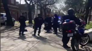 Un pitbull atacó a 5 personas en Rosario y un policía lo baleó para frenarlo: "El perro estaba endemoniado"