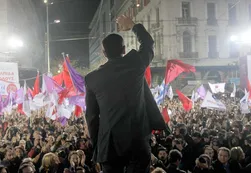 De la mano de Tsipras, Grecia se inspira en la Argentina K