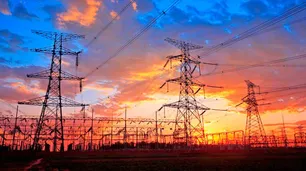 Fuerte advertencia de empresas energéticas a Luis Caputo: "Está en riesgo el abastecimiento de electricidad"