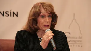 Magdalena Ruiz Guiñazú, distinguida con la Mención de Honor "Senador Raúl Alfonsín"