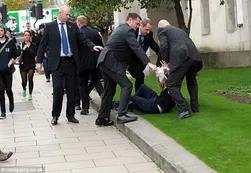 Reino Unido: atentado contra el Primer Ministro David Cameron