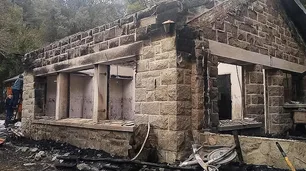 Nuevo ataque en Villa Mascardi: apedrearon una cabaña e incendiaron un puesto de Gendarmería