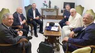 Economistas del Papa buscan generar mecanismos contra los fondos buitre