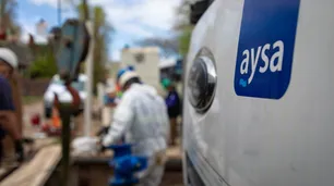 AySA propone nuevos aumentos en las tarifas del agua: cuánto pagarían los usuarios y qué pasará con los subsidios