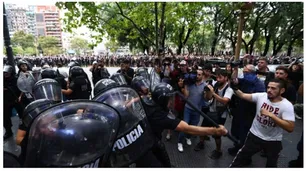 Cine Gaumont: la manifestación en defensa del INCAA fue reprimida por la policía y hay detenidos