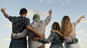 Amar sin contrato: el menú afectivo que elige la Generación Z