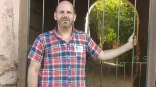 Doble crimen en Lanús: un monaguillo y su tía fueron atacados a balazos desde un auto