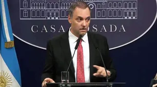 Tensión en Argentina: la corrupción que envuelve a la AFA y Manuel Adorni y un tiroteo escolar en Santa Fe