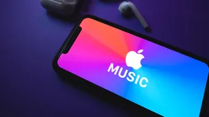 Un artista cobra entre US$ 0,35 y US$ 1 si su tema se escucha en Spotify o Apple Music