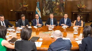 Más inflación y menos recaudación, el recálculo del FMI al cerrar la misión
