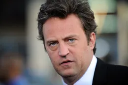Un jacuzzi de lujo, antidepresivos y un premonitorio posteo: las circunstancias que rodean la muerte de Matthew Perry