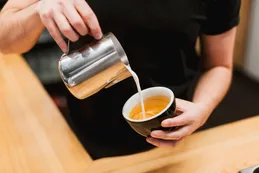 Claves de expertos para elegir y preparar un gran café en casa