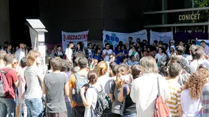 Investigadores debaten propuestas para revertir la crisis del sistema científico
