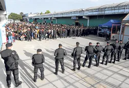 El este de Europa se atrinchera para impedir el paso de los migrantes