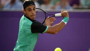 Francisco Cerúndolo sin control: venció a Karastev y pasó a semifinales