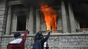 Guatemala en llamas: ante las fuertes protestas, el vice le sugirió al presidente que ambos renuncien