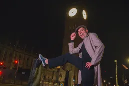 A sala llena en Londres y en Dublin, Martín Bossi se prepara para actuar en España