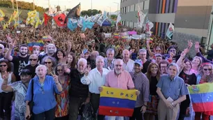 Repudian al intendente de Avellaneda por el homenaje a Maduro junto a artistas K