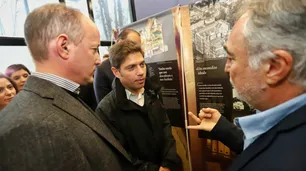 Axel Kicillof y Martín Insaurralde inauguraron una exposición sobre Ana Frank