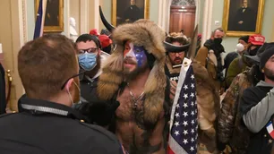 Tensión en Estados Unidos: manifestantes toman por asalto el Capitolio donde validaban a Biden