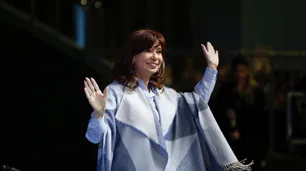 Tras el triunfo, Cristina Kirchner vuelve del Sur y se encontrará con Alberto Fernández