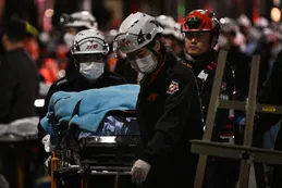 Avalancha, muertos y RCP en las calles: las impactantes imágenes de la tragedia en Corea del Sur