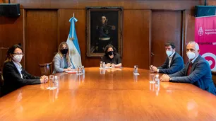 AstraZeneca confirmó que las dosis de su vacuna llegarán el primer semestre de 2021