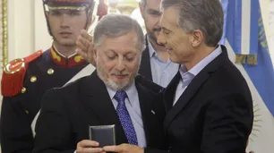 Macri despidió emocionado a Aranguren: "Le tocó bailar con la más fea"