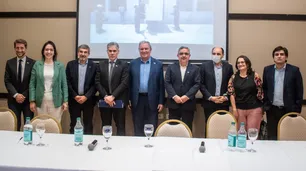 Catamarca firmó un convenio con YPF para fabricar baterías de litio