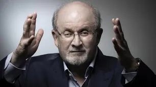 Qué dice "Los versos satánicos", el libro por el cual hace 32 años Irán ordenó ejecutar a Salman Rushdie
