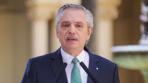 Imputaron a Alberto Fernández por supuestas irregularidades de contrataciones de seguros en el Estado